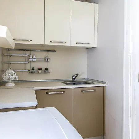 Duplex Cozy Flat With A Balcony Near Nisantasi דירה איסטמבול
